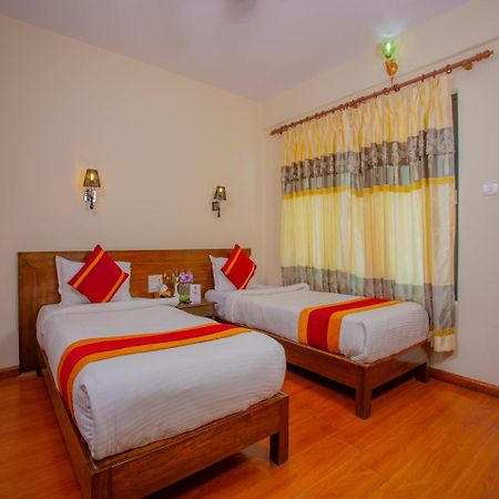 Hotel Garuda Inn Pokhara Ngoại thất bức ảnh