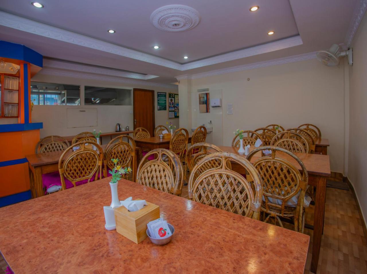 Hotel Garuda Inn Pokhara Ngoại thất bức ảnh