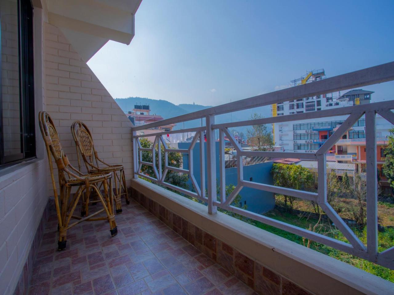 Hotel Garuda Inn Pokhara Ngoại thất bức ảnh