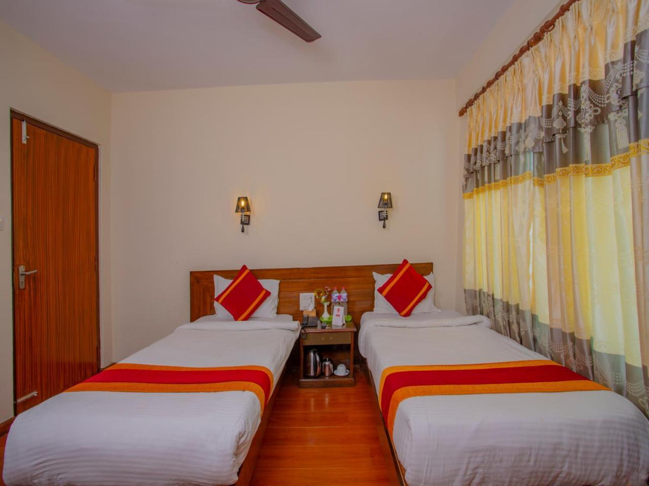 Hotel Garuda Inn Pokhara Ngoại thất bức ảnh
