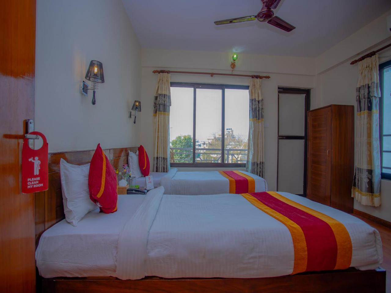 Hotel Garuda Inn Pokhara Ngoại thất bức ảnh