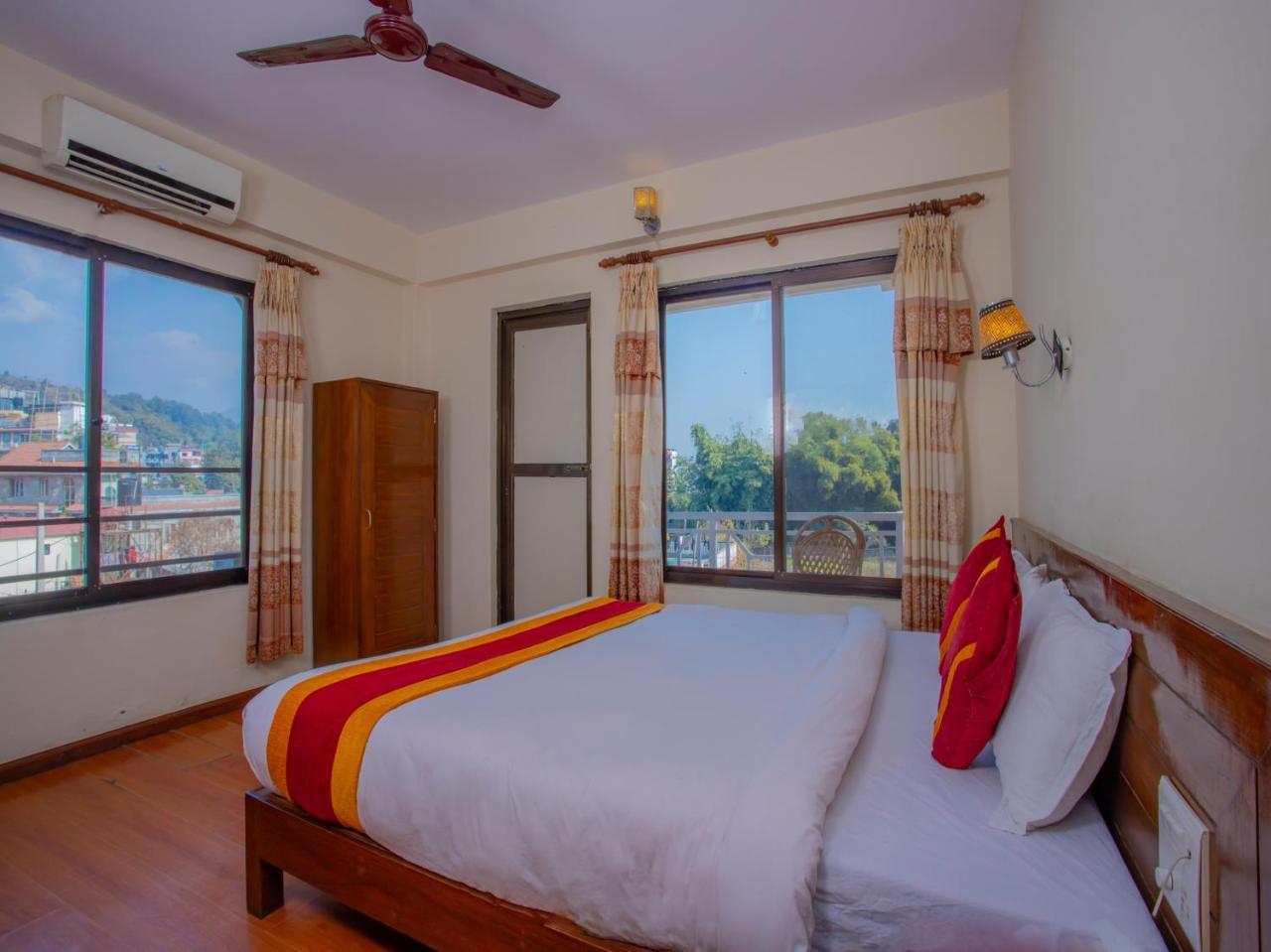 Hotel Garuda Inn Pokhara Ngoại thất bức ảnh