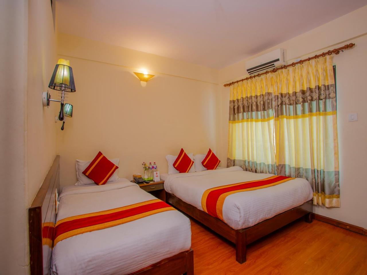 Hotel Garuda Inn Pokhara Ngoại thất bức ảnh