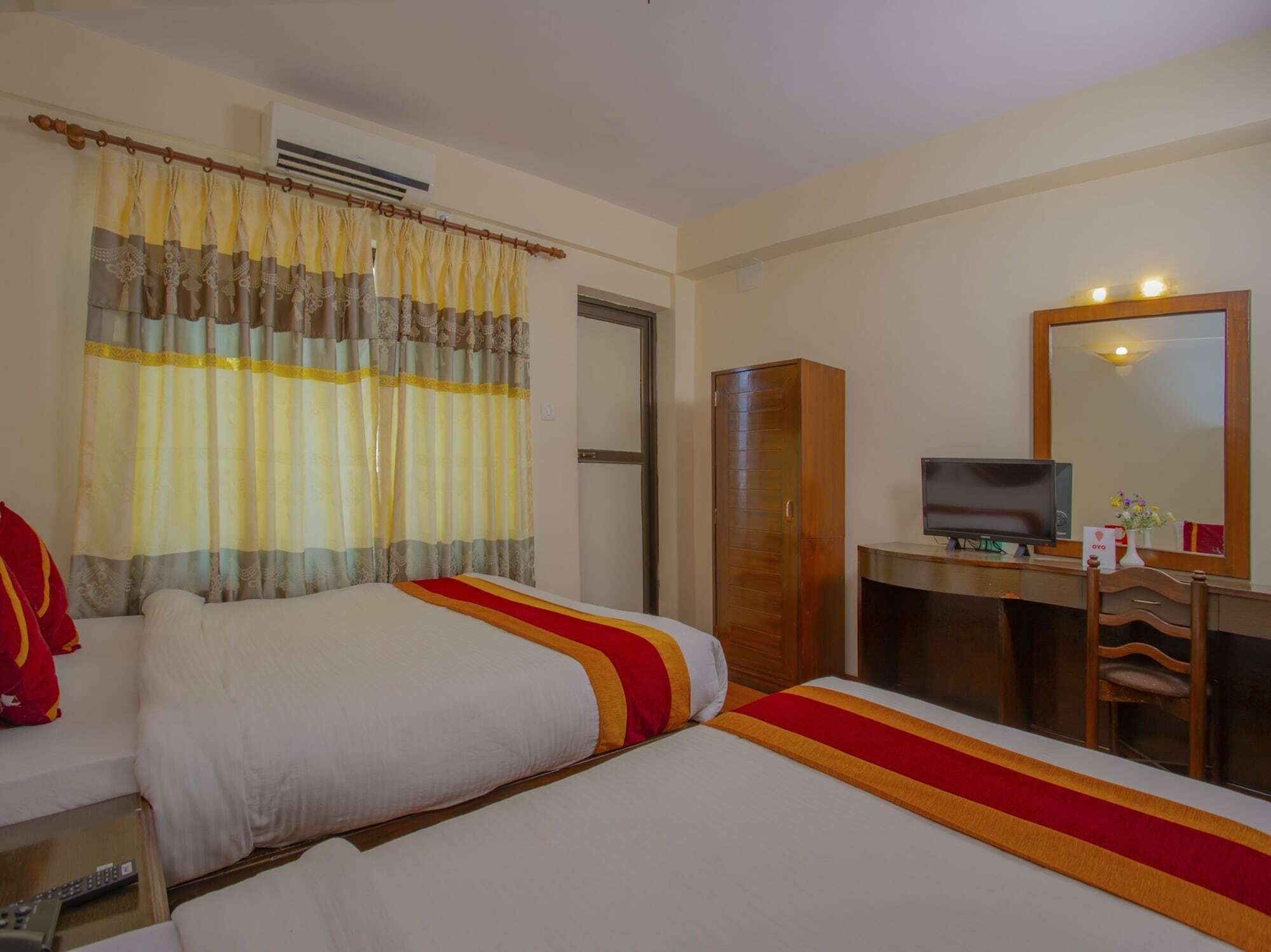 Hotel Garuda Inn Pokhara Ngoại thất bức ảnh